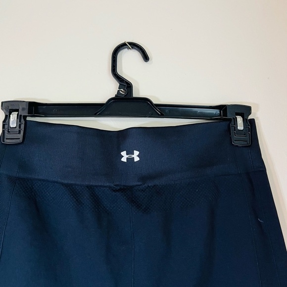Under Armour Women's Black Leggings.NWT - Picture 2 of 4